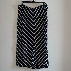 Black and white calf length pencil skirt